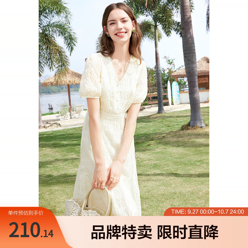 betu百图蕾丝绣花裙夏款显瘦V领精致绣花面料高腰X型连衣裙白月光