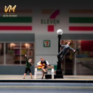 现货1/64 雨中曲 浪漫歌声男孩微缩场景微拍摄影车模型手办小人偶