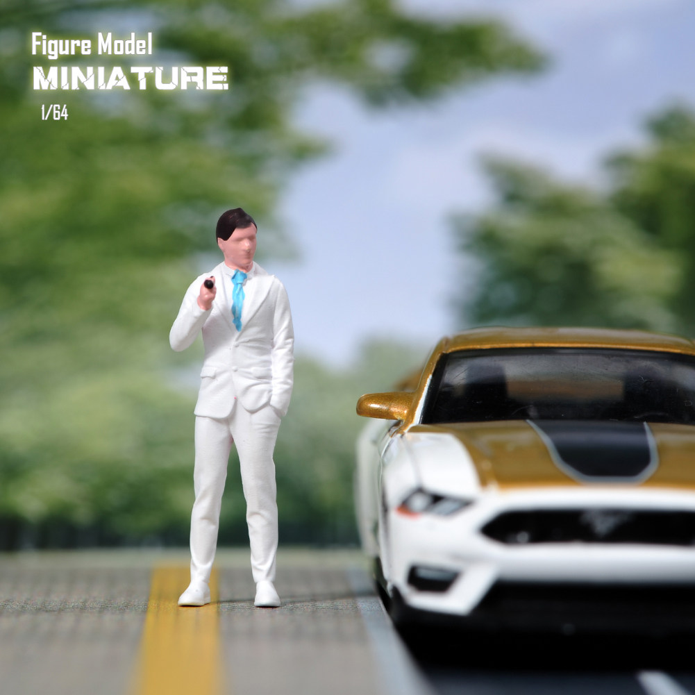 现货1/64 抽雪茄的霸道总裁 微缩模型场景沙盘手办树脂小人偶微拍