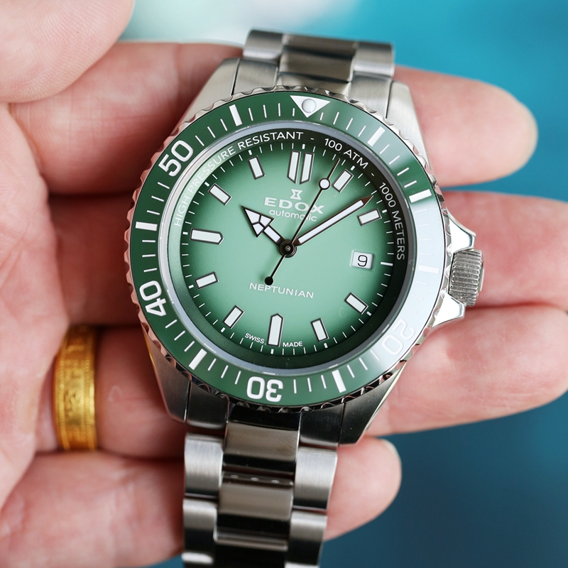 瑞士EDOX复古自动机械深潜手表