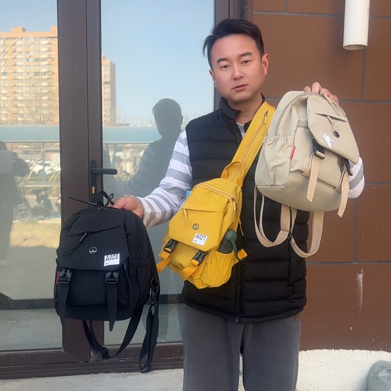 多功能两用胸包男女小型双肩包户外登山小背包轻便防水旅行斜挎包