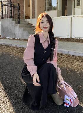 2025年法式两件套装长裙背带连衣裙女冬季新款灯芯绒减龄学院裙子