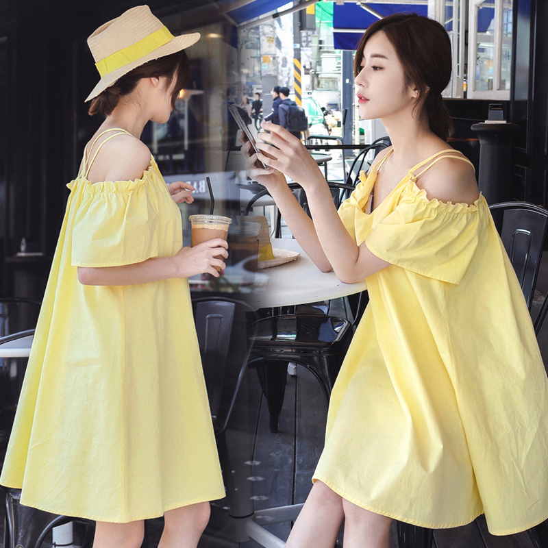 2025装夏季连衣裙潮韩版宽松黄色孕妇装娃娃一字领吊带连衣裙露肩