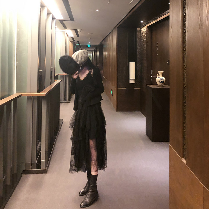S新款纯色暗黑 气质不规则层叠网纱蓬蓬飘逸仙女透视蕾丝半身长裙