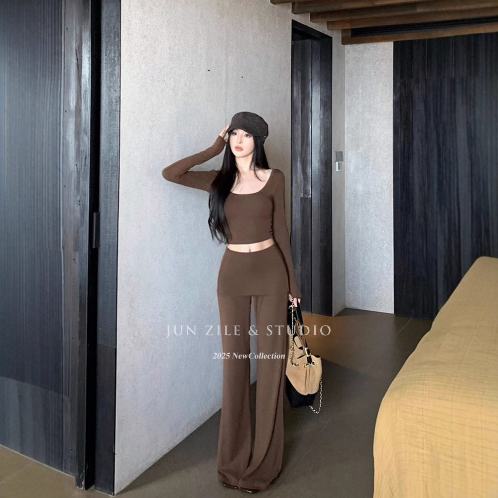 依之萌-2025新款秋日巨好看的两件套简约U领长袖T恤上衣辣妹裤裙