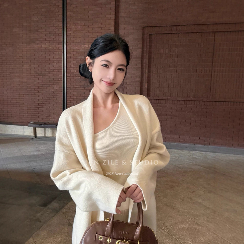 依之萌-2025新款秋冬套装韩系老钱风慵懒毛衣外套开衫针织斜肩背