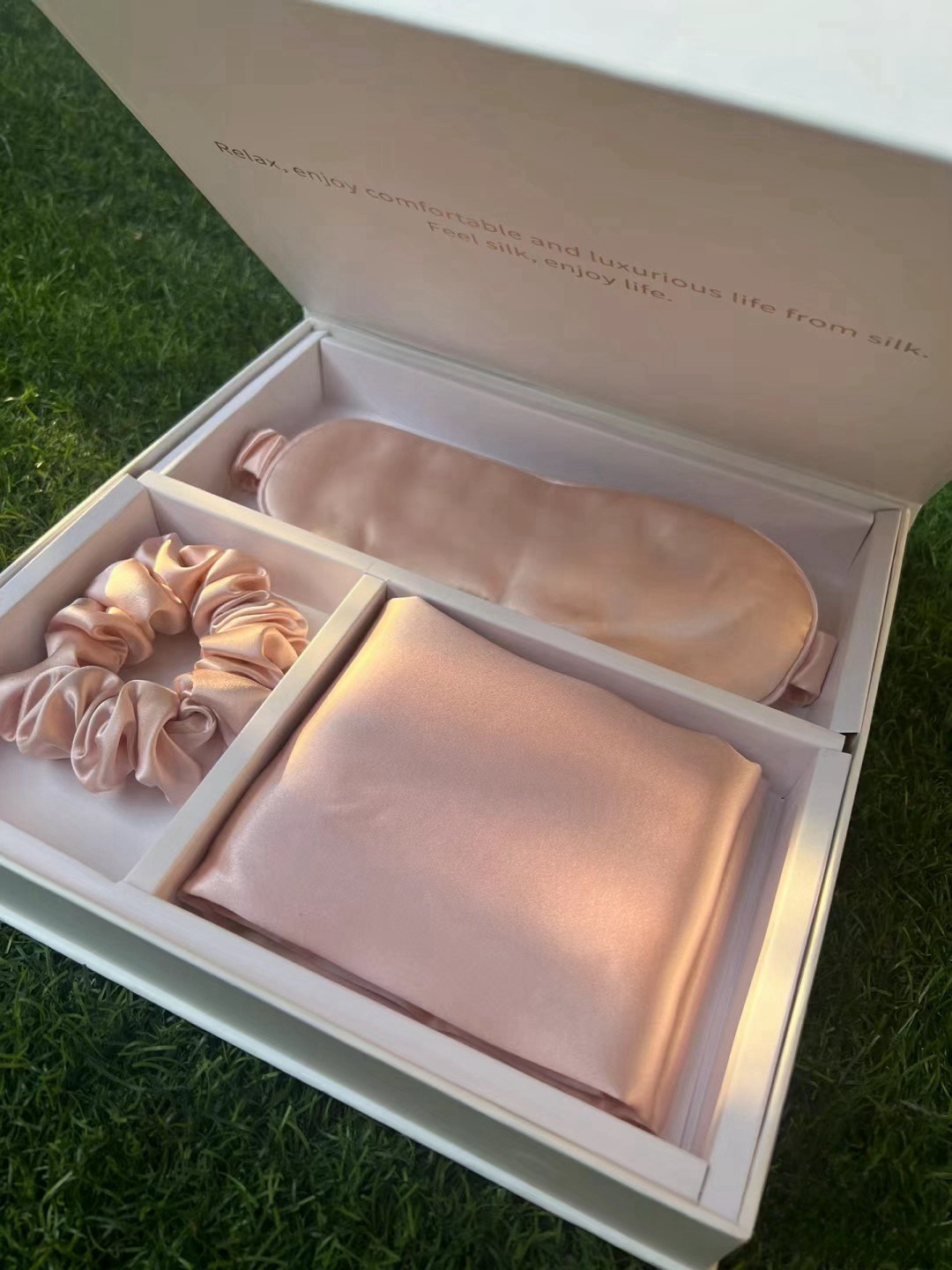 桑蚕丝三件套眼罩发圈枕套礼盒