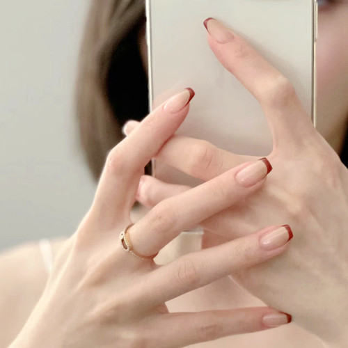 超显白红色法式穿戴甲日系短短梯美甲贴片手工定制短款新娘婚纱照