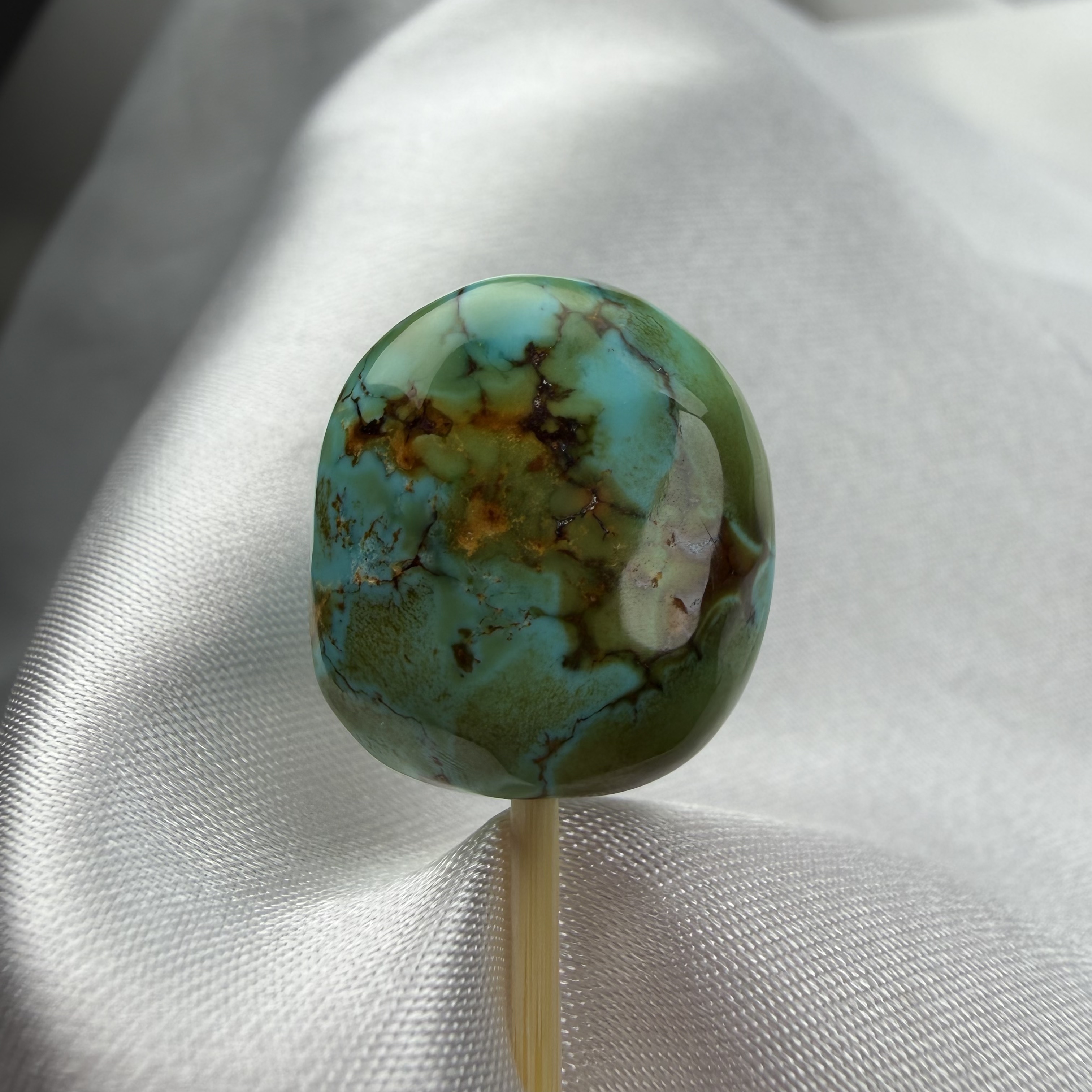 绿松石唐三彩随形15.5mm厚9.4mm长17mm原矿瓷釉级特色水草纹配饰