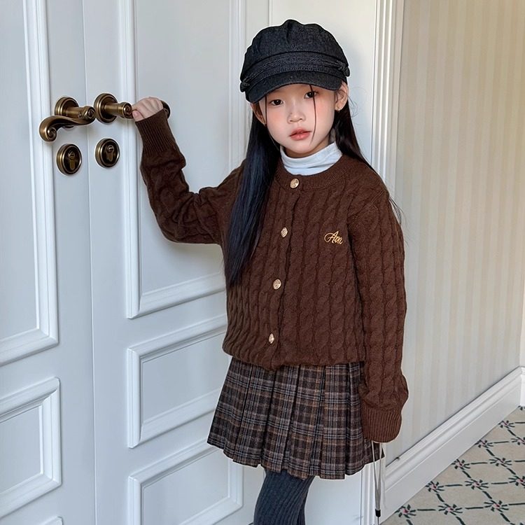 依依妈女童冬季咖色麻花毛衣儿童韩版洋气加厚保暖针织衫宝宝外套