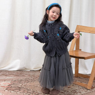 依依妈女童韩版冬装森系针织开衫儿童立体提花上衣手工花毛衣外套