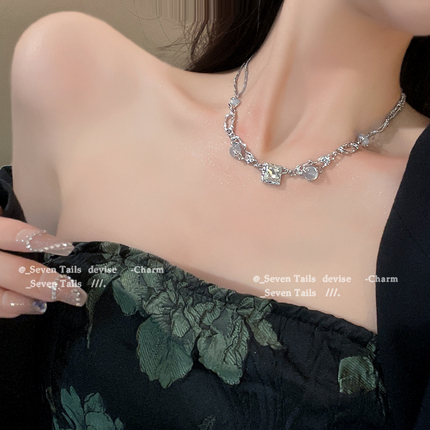 Seven Tail Moonlight Zircon Necklace for Women, Summer Internet Celebrity Accessory, High-End Clavicle Chain, Trendy Hot Girl Niche Design