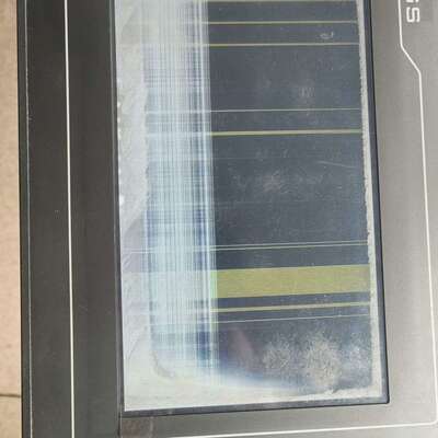 昆仑通态触摸屏，型号TPC7022EI，通电显示如图，屏幕有议价