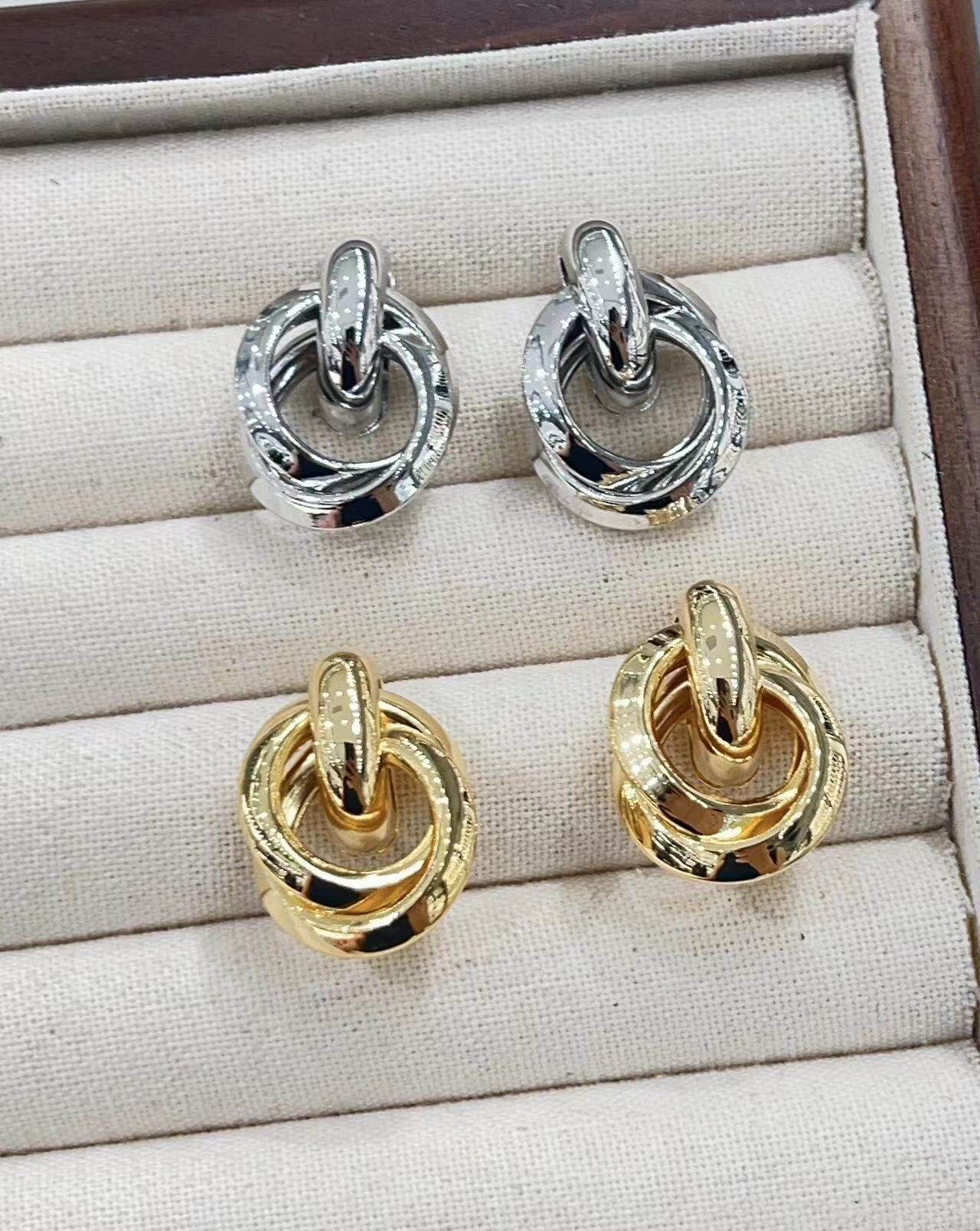 复古宫廷时尚OL风小众设计款高级感明星同款麻花耳钉