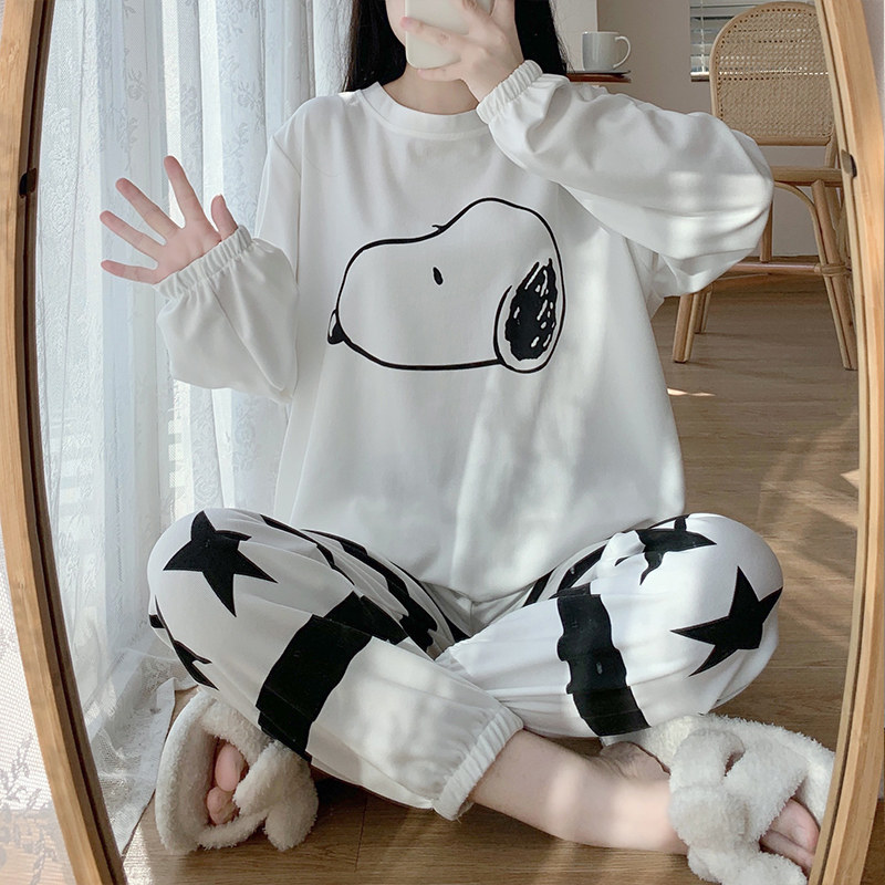 Real shooting of new pajamas in spring