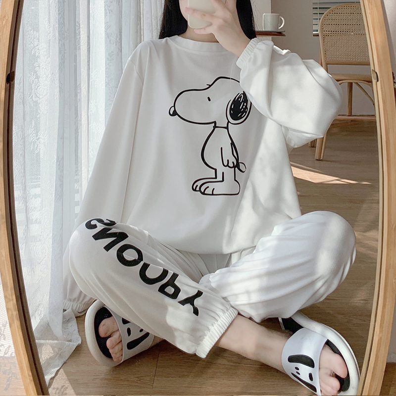 Real shooting of new pajamas in spring