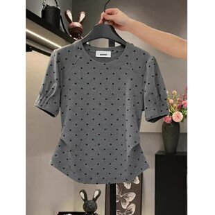 新上款 大码 女t恤2026年夏季 正肩圆领短袖 设计感小众上衣 波点时尚