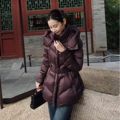 黑色白鹅绒连帽短款羽绒服女2025冬新款小个子高端收腰保暖厚外套