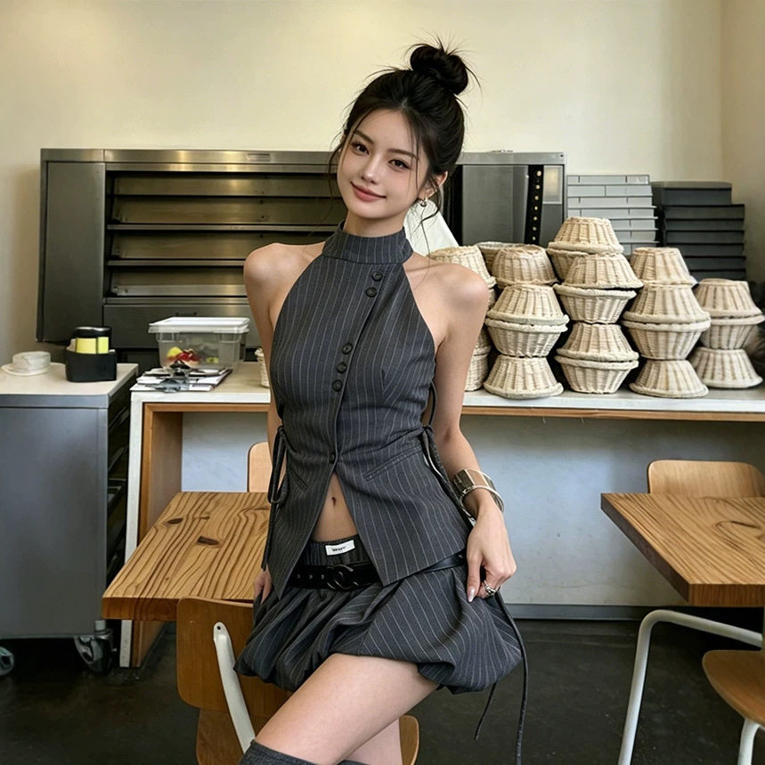 修身型时尚套装条纹西装挂脖背心女低腰显瘦灰色花苞短裙套装气质