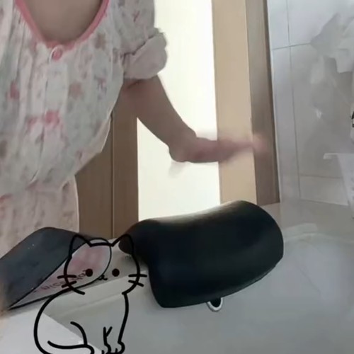 宝宝洗屁屁省力防水防滑靠垫