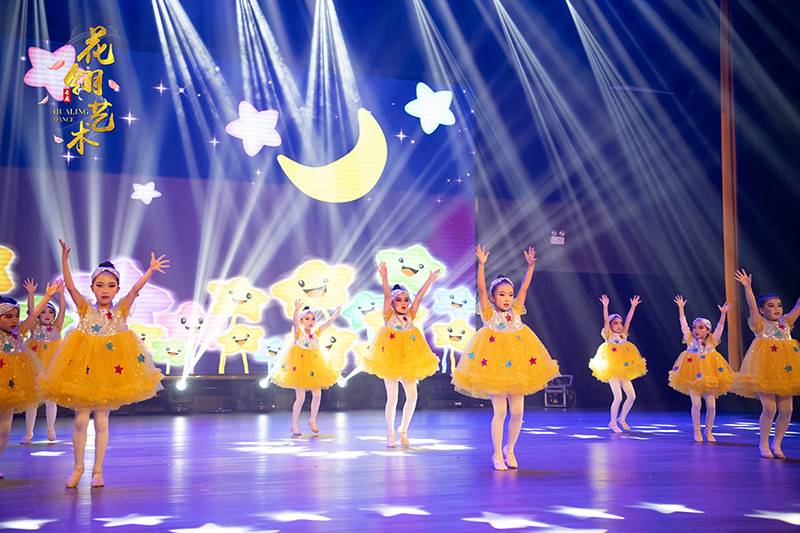 儿童可爱宝贝黄色连体裙