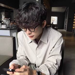 新款美式百搭灰绿格纹低调色长袖衬衫男休闲宽松格子衬衣外套日常