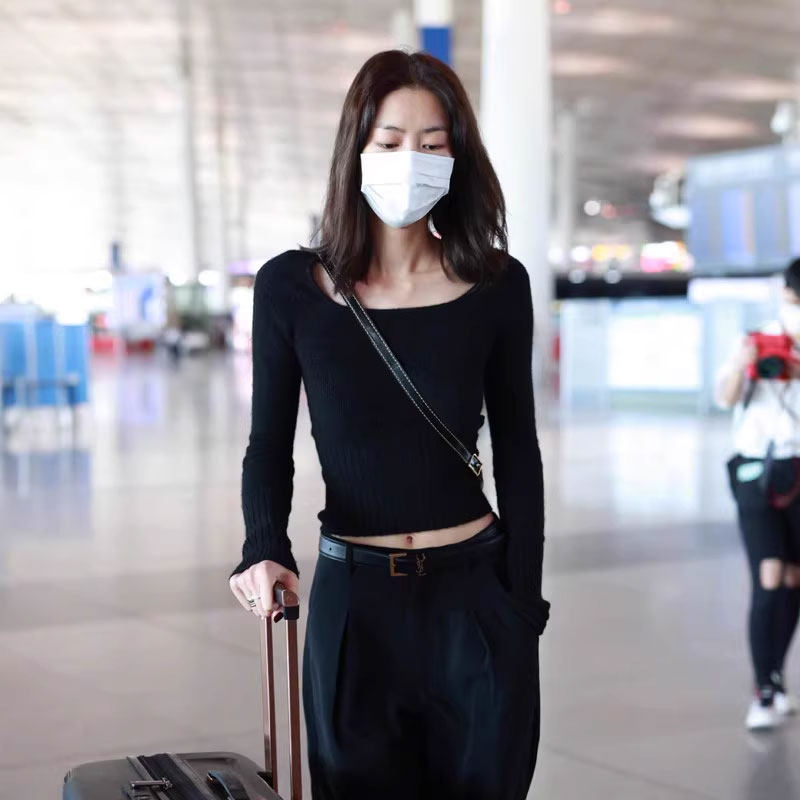 刘雯明星同L款黑色打底针织上衣女长袖U领套头时尚短款修身打底衫怎么样,好用不?
