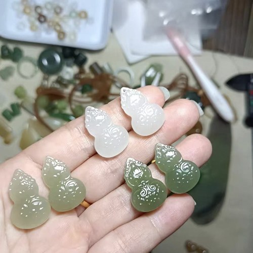 天然和田玉精雕双面葫芦福禄吊坠本命年挂坠DIY项链晴水配饰提溜