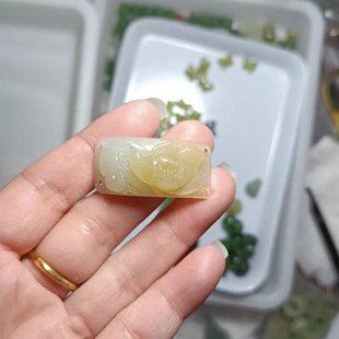 和田玉手牌女士精品手饰莲花特色雕花天然保真玉石手链珠串手环款