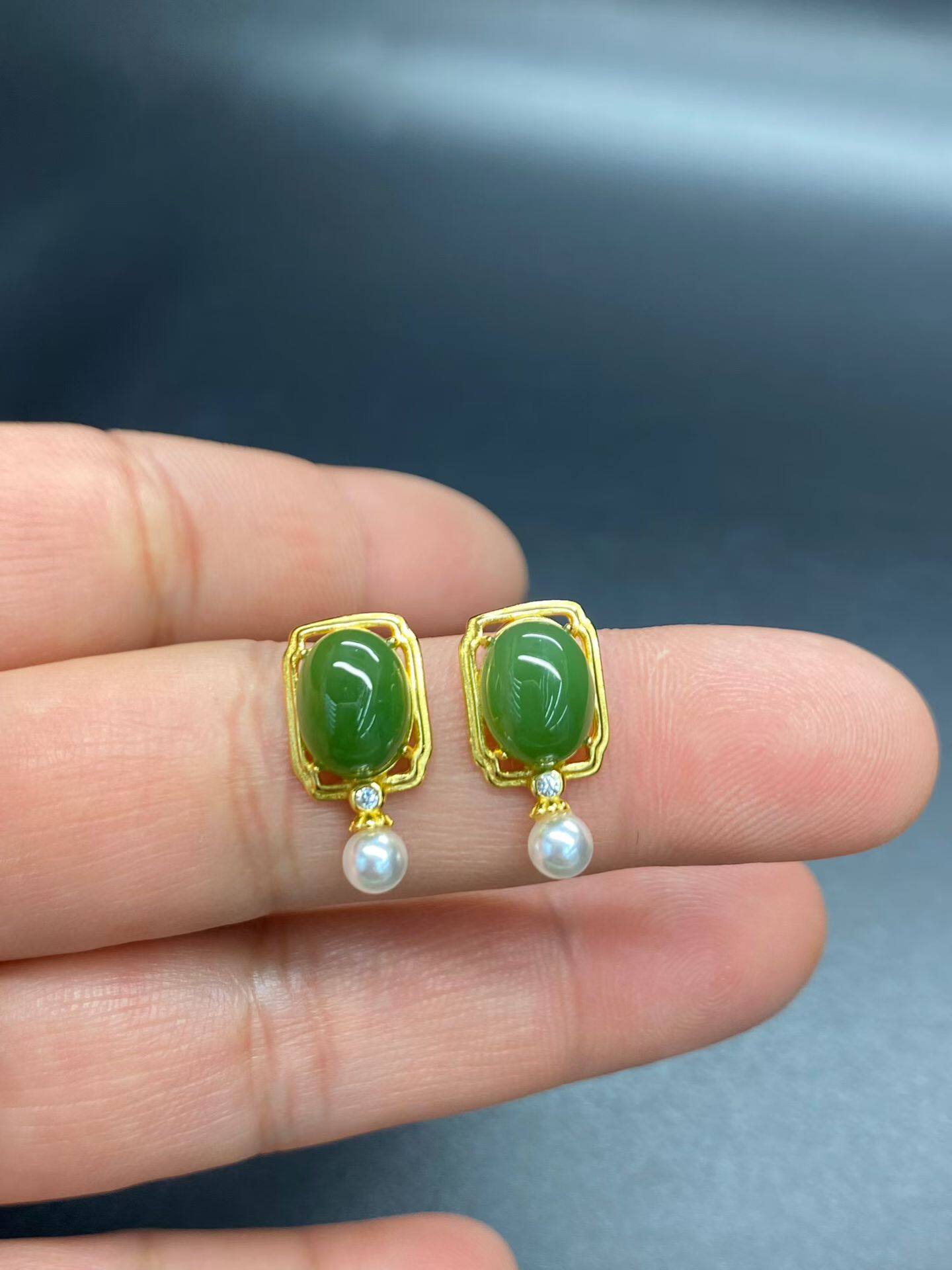 天然和田玉碧玉耳钉女款925银镶玉石耳饰阳绿色简约坠高级感礼物