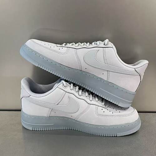 耐克AJ空军1号灰白色板鞋