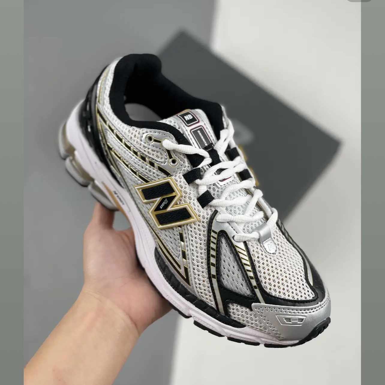 NB1906R轻便时尚耐磨跑步鞋