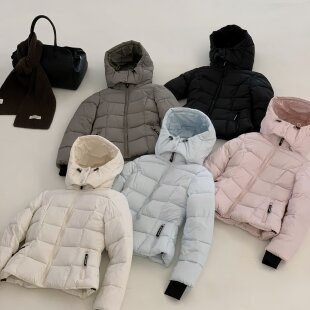 实拍2026冬新款轻薄羽绒棉服女短款修身连帽保暖棉袄超好看外套