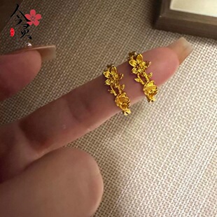 金色蝶恋花戒指复古金色花朵造型气质款通勤时尚指环开口尾戒女