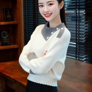 极简风白色翻领软糯针织衫女秋冬高级感上衣宽松显瘦保暖毛衣外套