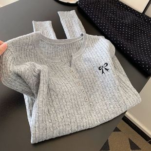 刺绣麻花针织衫V领上衣女秋冬百搭洋气打底衫宽松大码特色毛衣潮