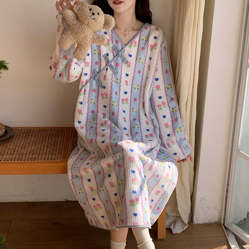 珊瑚绒睡裙女秋冬季加厚加绒保暖法兰绒新中式V领睡衣裙子家居服