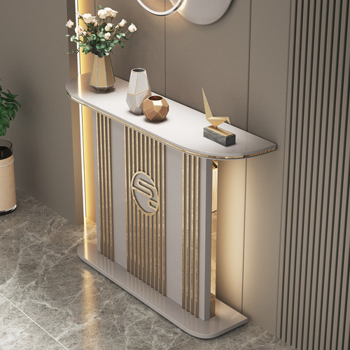 现代简约轻奢祥云造型，寓意美好