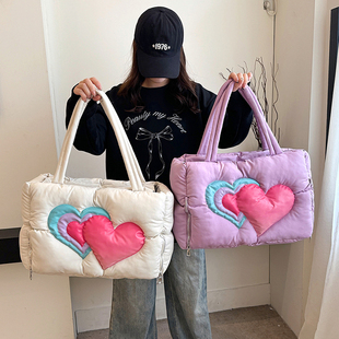 慵懒风超大容量单肩棉服包洋气爱心托特大包菱格牛津布出门旅行包