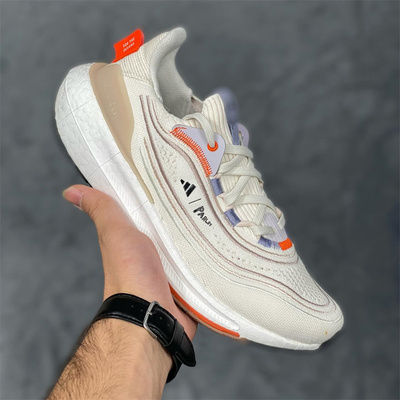 Adidas/阿迪达斯 UltraBoost Lignt 织物马拉松训练跑步鞋 GY9359