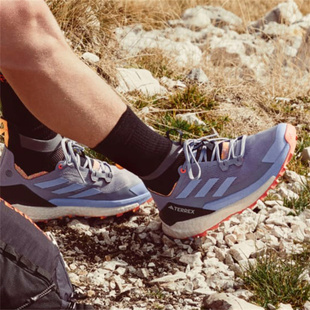 Free Terrex Hiker 高帮户外功能鞋 HQ8398 Adidas 跑步鞋 阿迪