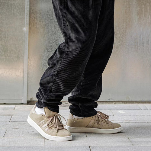 阿迪达斯三叶草联名休闲板鞋