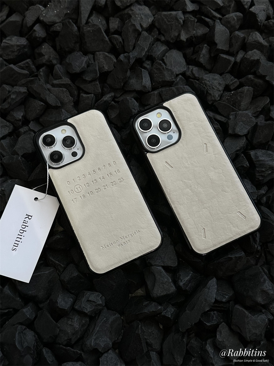 小众ins马吉拉米白简约皮质适用苹果18promax手机壳iphone17防摔16新款14pro情侣款15个性潮流13保