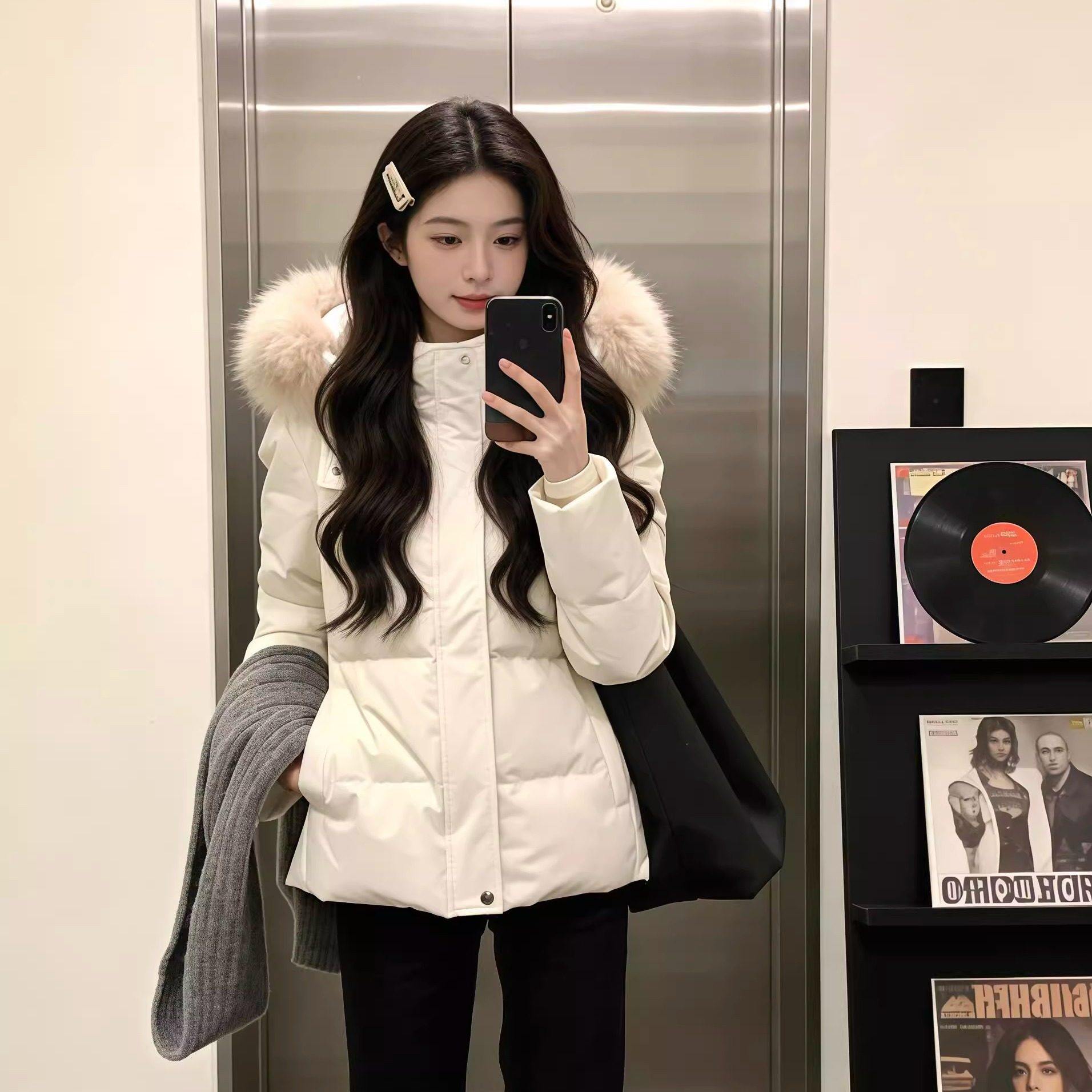 白色收腰羽绒服女2025新款短款大毛领修身小个子白鸭绒加厚外套冬