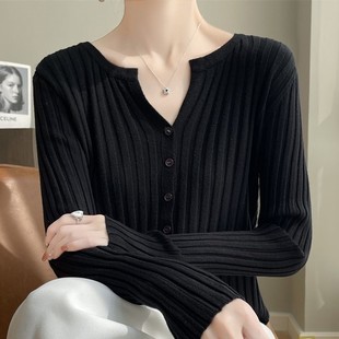 【柚】素心2025新款竖条纹针织开衫V领外套短款显瘦百搭毛衣宽松