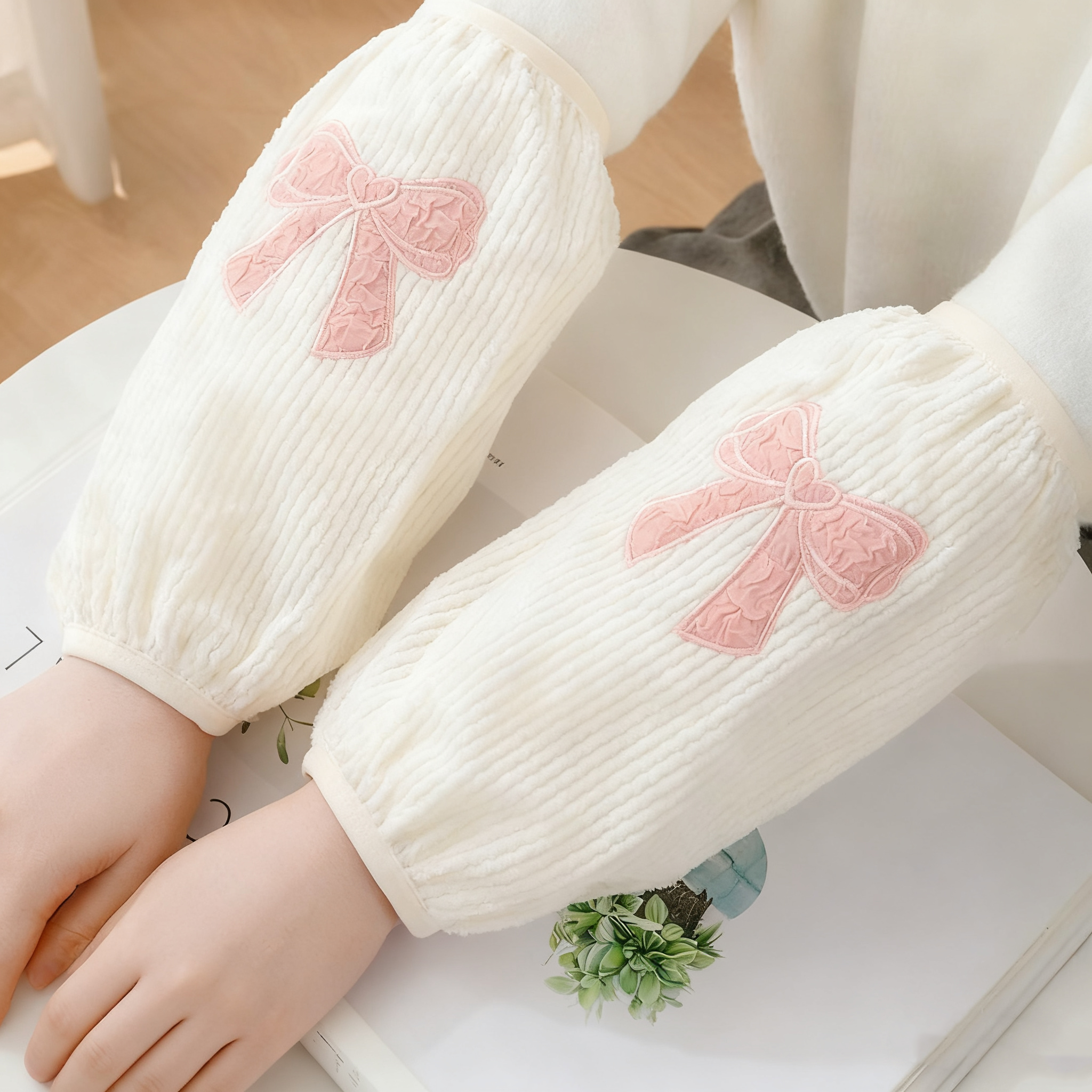 加厚长款立体蝴蝶可爱袖套女士秋冬季羽绒服护袖上班耐脏成人护袖