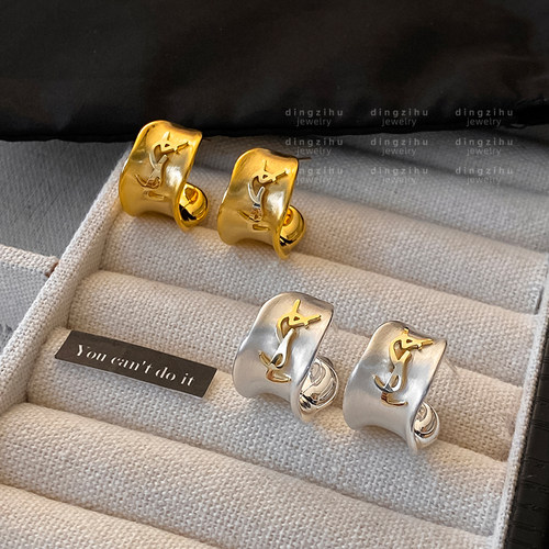 简约不规则欧美金属拉丝耳环女士轻奢复古气质高级感耳圈字母耳饰