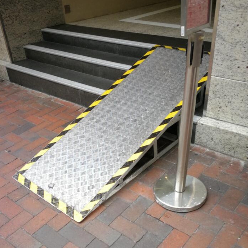 华峰定制铝合金无障碍通道移动坡道折叠铝斜坡道轮椅坡道板台阶板-封面