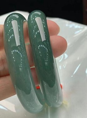 正品天然真玉手镯子翡翠色深浅绿玉镯子女款玉石器特价包邮带证书