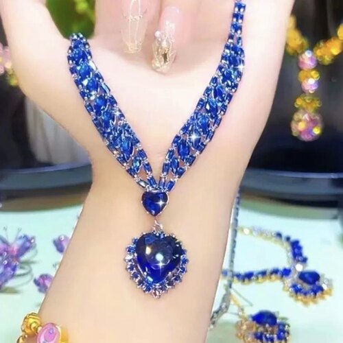 高档欧美新款镶钻蓝色爱心吊坠项链耳环婚庆宴会百搭首饰首饰套